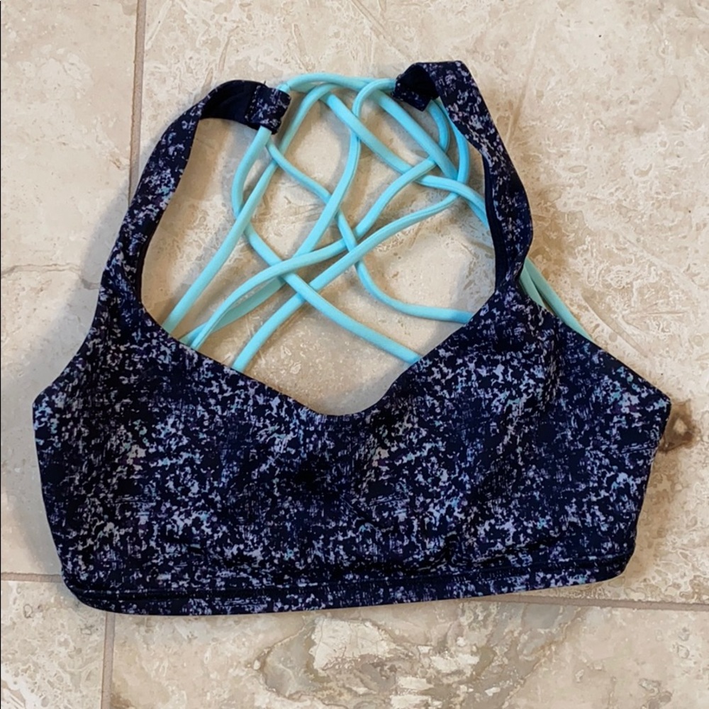 Lululemon free to be wild bra size 4
